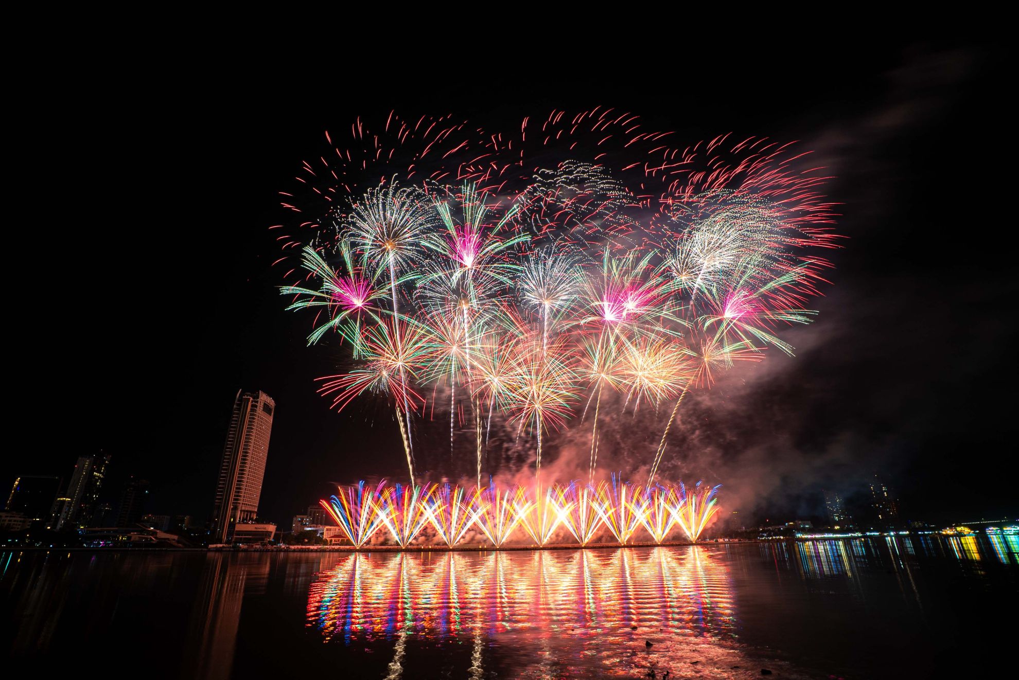 Ảnh của Canada ma thuật, Trung Quốc ‘du ký’ bằng ánh sáng tại  DIFF 2025 (thử nghiệm)